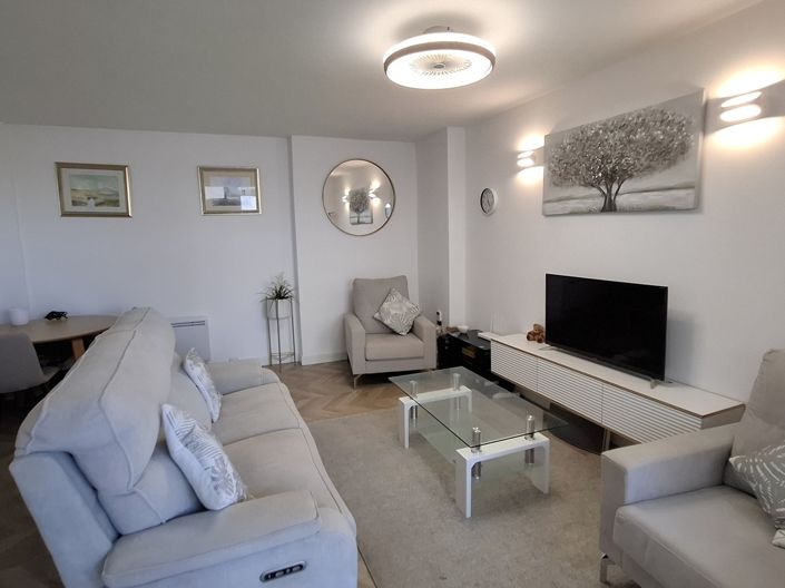 Image No.13-2 Bed Apartment for sale