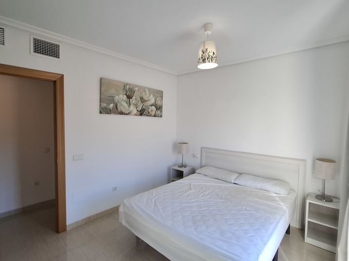 Image No.20-2 Bed Apartment for sale