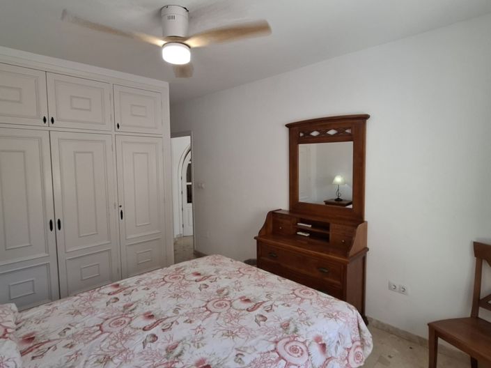 Image No.20-3 Bed Apartment for sale