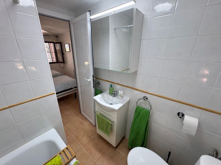 Image No.20-2 Bed Apartment for sale