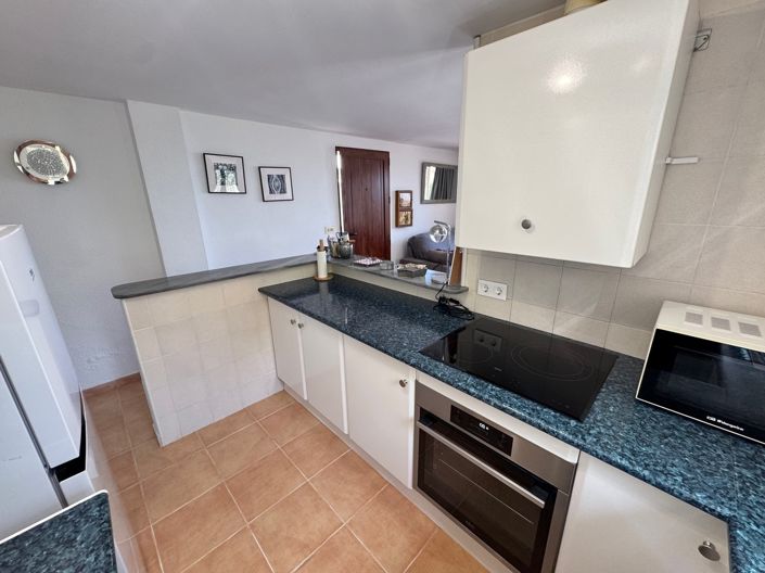 Image No.8-2 Bed Apartment for sale