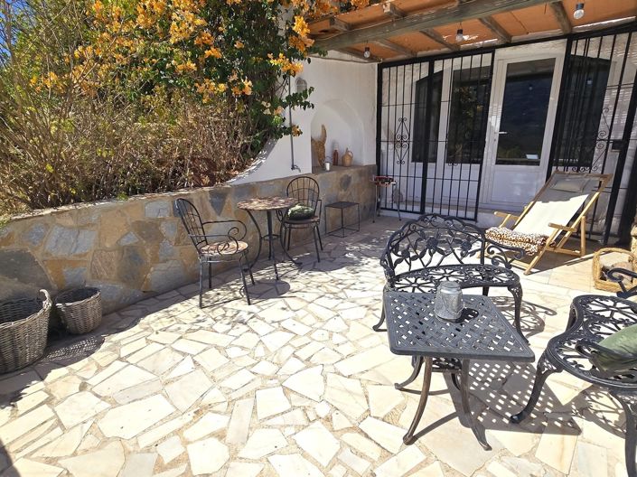 Image No.2-2 Bed Property for sale