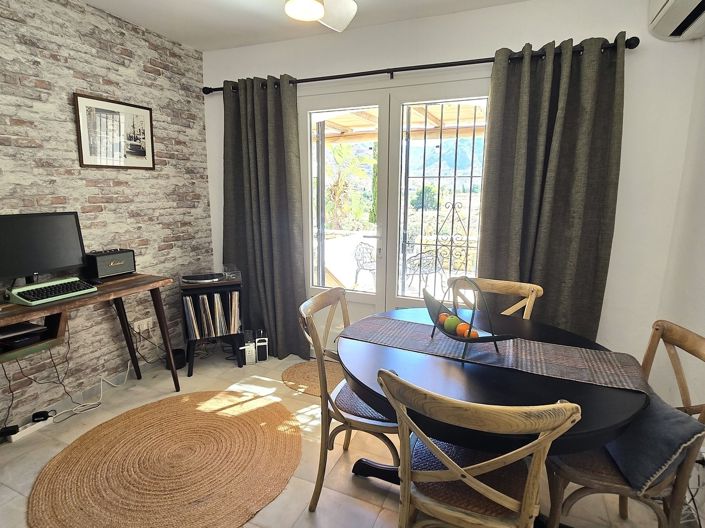 Image No.6-2 Bed Property for sale
