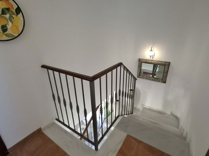 Image No.15-3 Bed Property for sale