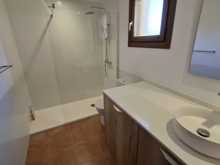 Image No.22-3 Bed Property for sale