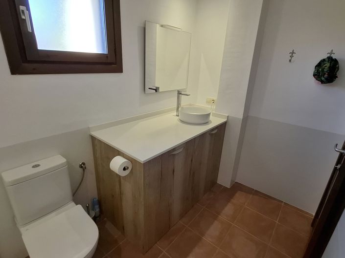 Image No.23-3 Bed Property for sale