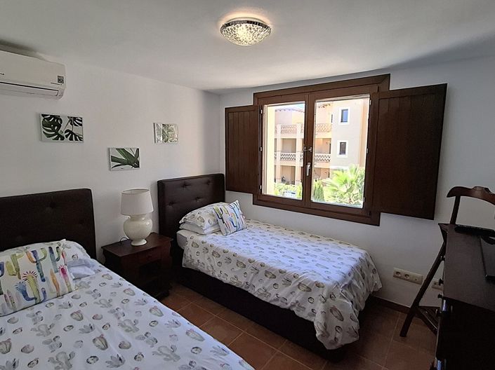 Image No.25-3 Bed Property for sale