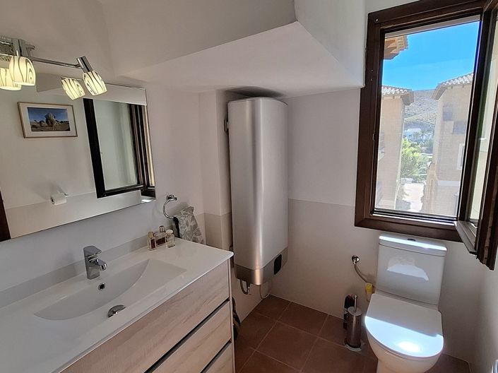 Image No.26-3 Bed Property for sale