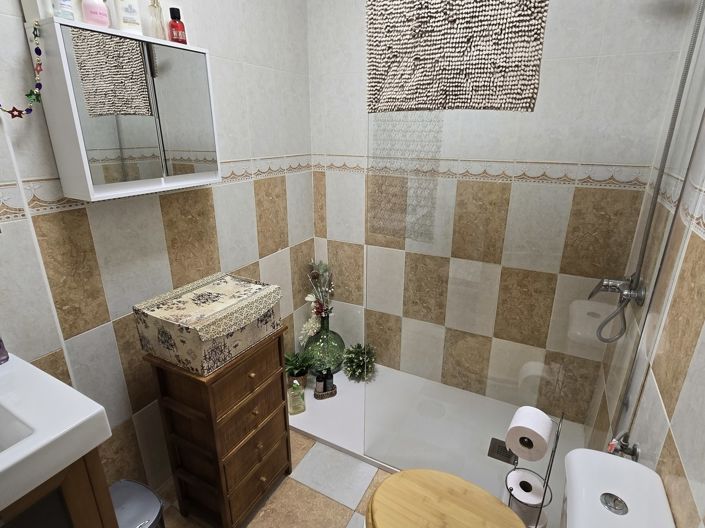 Image No.20-2 Bed Apartment for sale