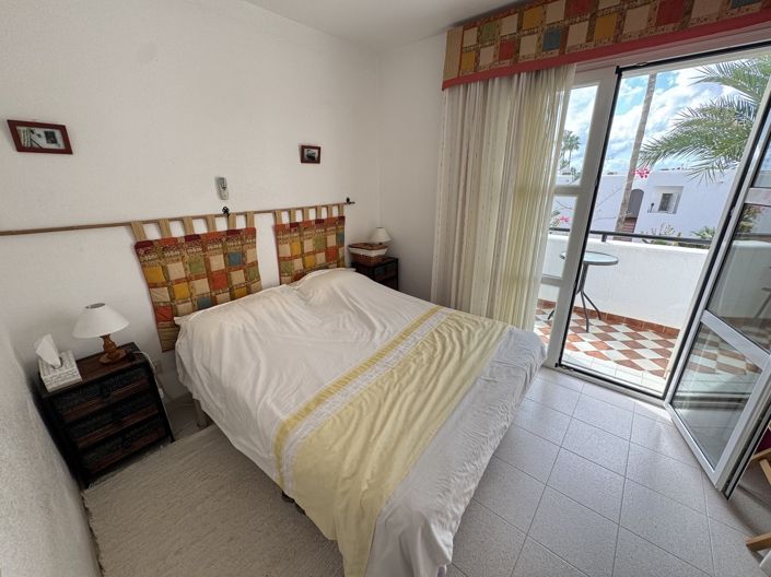 Image No.10-2 Bed Property for sale