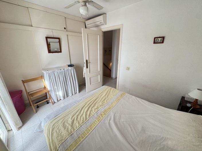 Image No.12-2 Bed Property for sale