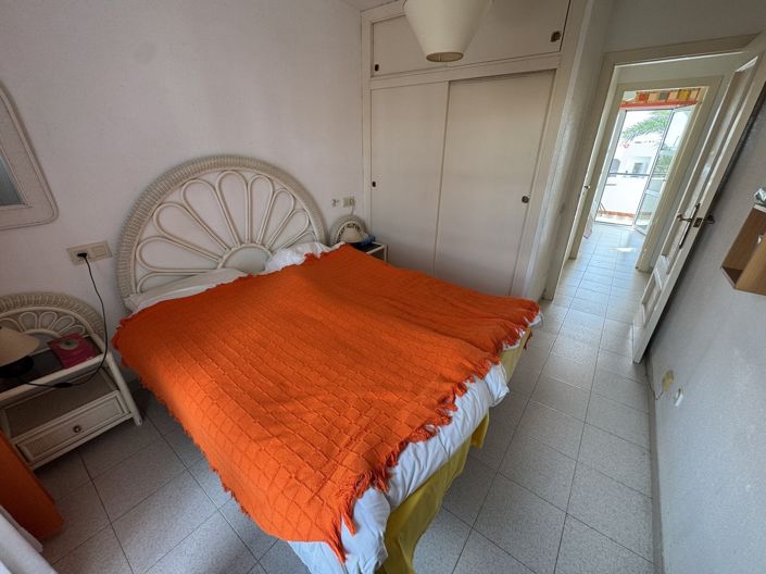 Image No.15-2 Bed Property for sale