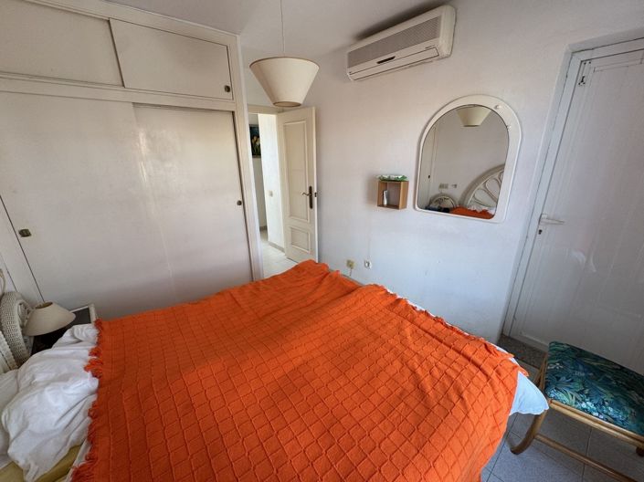 Image No.17-2 Bed Property for sale