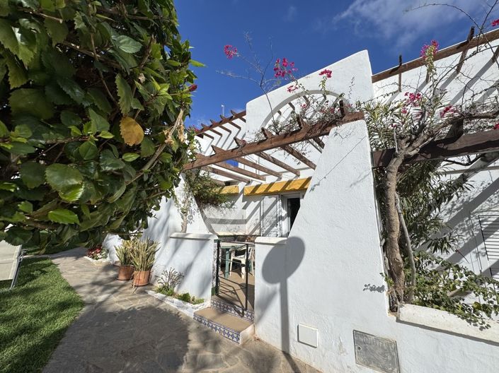 Image No.8-2 Bed Property for sale