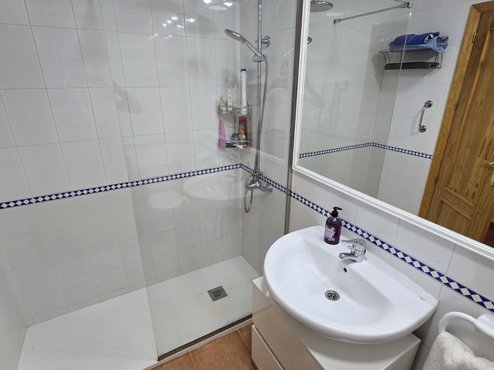 Image No.18-Appartement de 2 chambres à vendre