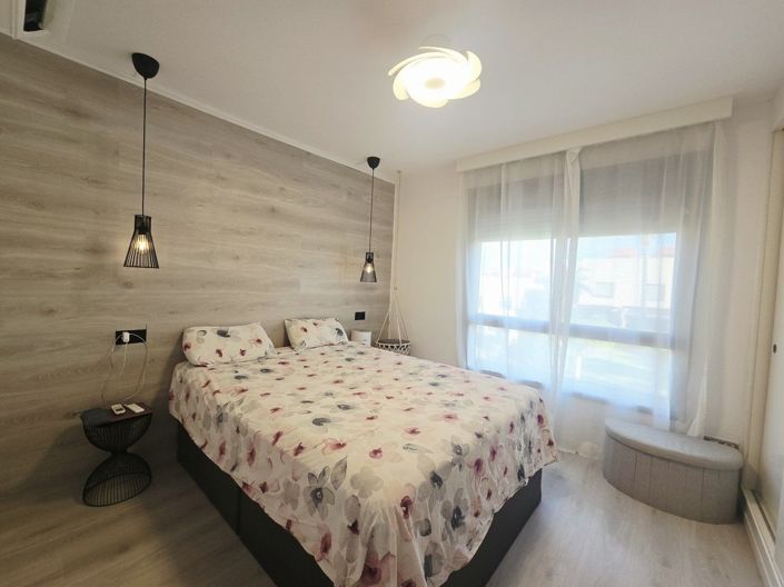 Image No.11-2 Bed Property for sale