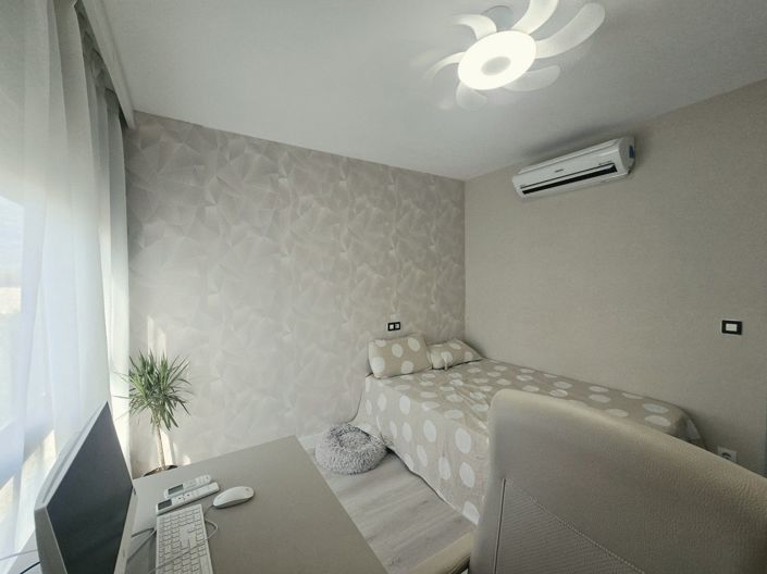 Image No.14-2 Bed Property for sale