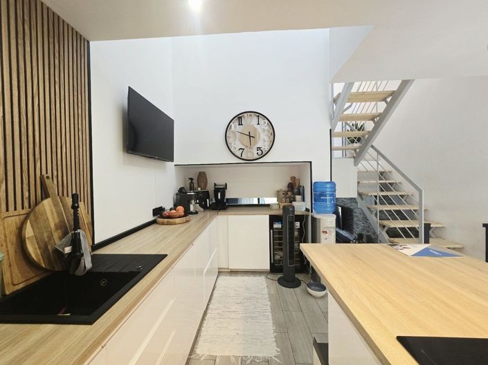 Image No.6-2 Bed Property for sale