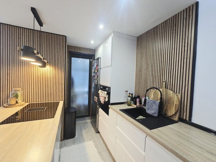 Image No.7-2 Bed Property for sale