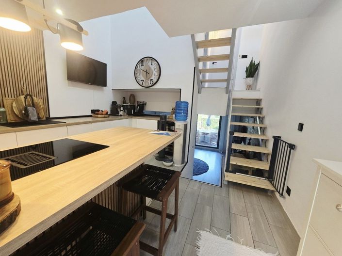 Image No.9-2 Bed Property for sale