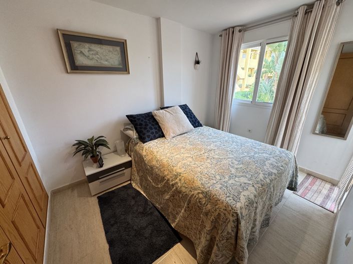 Image No.17-2 Bed Property for sale
