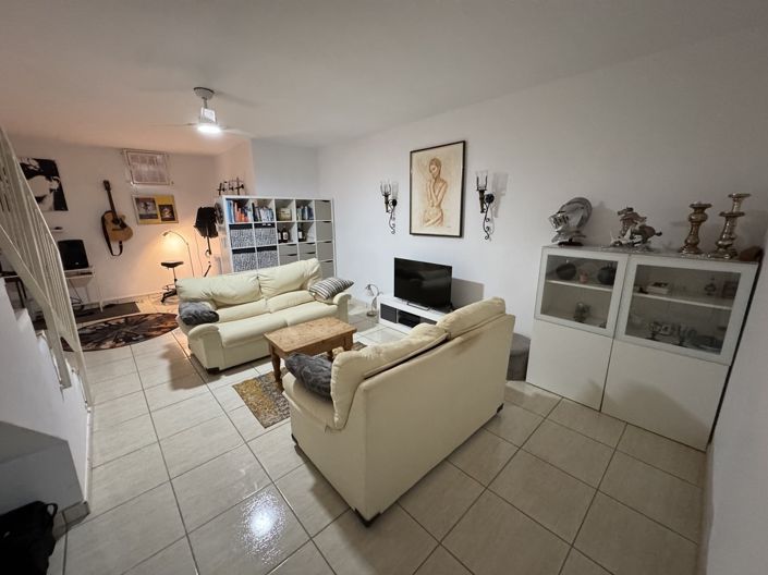 Image No.20-2 Bed Property for sale