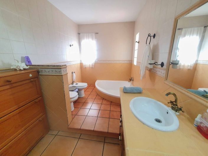 Image No.16-4 Bed Villa for sale