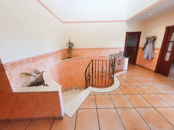 Image No.9-4 Bed Villa for sale
