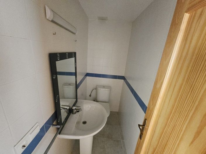Image No.20-3 Bed Property for sale