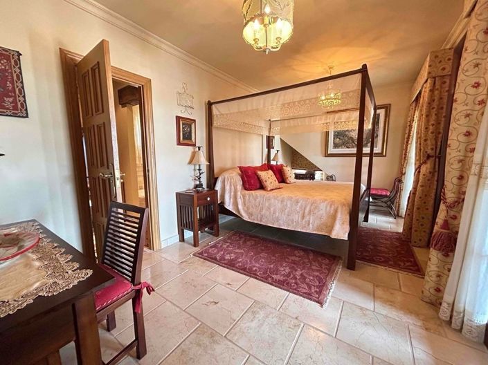 Image No.18-4 Bed Villa for sale