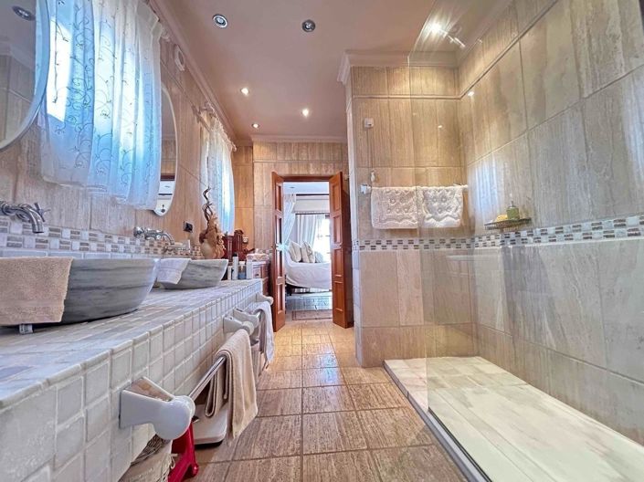 Image No.20-4 Bed Villa for sale