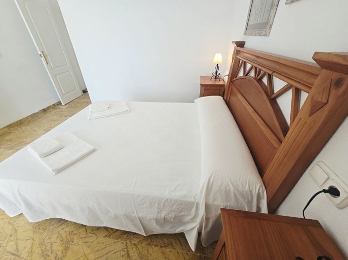 Image No.10-4 Bed Property for sale