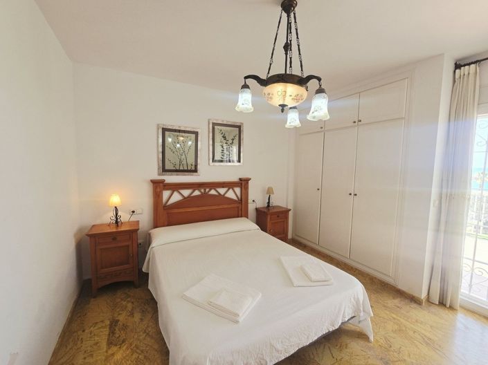 Image No.14-4 Bed Property for sale