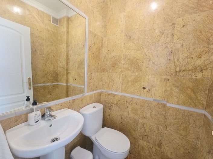 Image No.22-4 Bed Property for sale