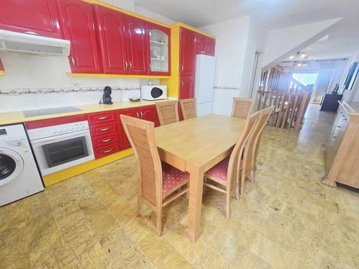 Image No.7-4 Bed Property for sale