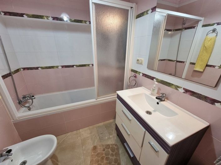 Image No.17-2 Bed Property for sale