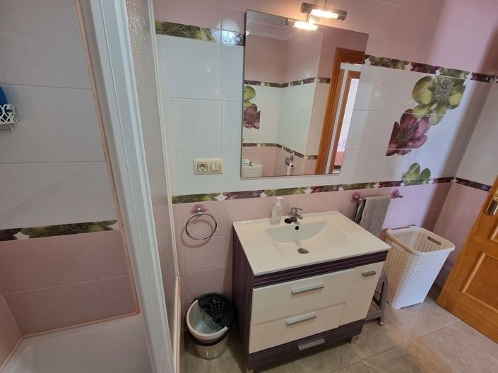 Image No.19-2 Bed Property for sale