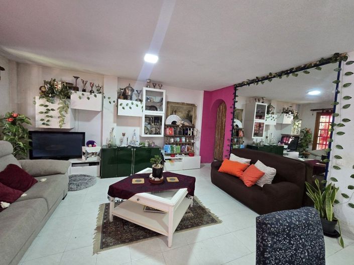 Image No.4-2 Bed Property for sale