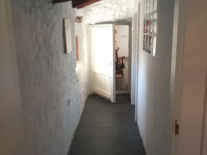 Image No.13-3 Bed Property for sale
