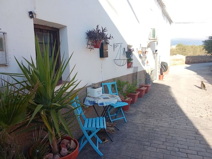 Image No.17-3 Bed Property for sale