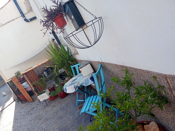 Image No.18-3 Bed Property for sale