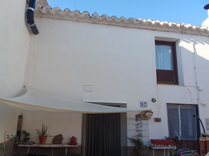 Image No.20-3 Bed Property for sale