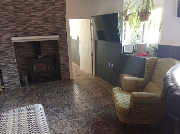 Image No.3-3 Bed Property for sale