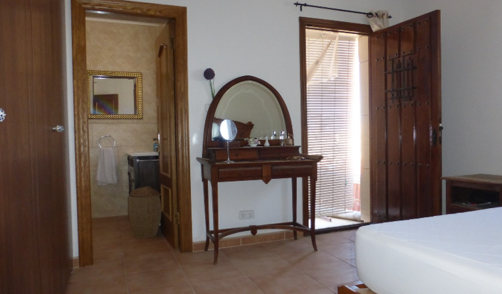 Image No.11-4 Bed Townhouse for sale