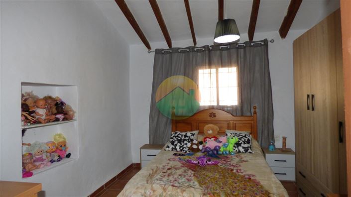 Image No.19-3 Bed House for sale