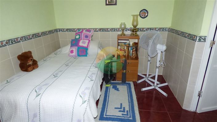 Image No.17-3 Bed House for sale
