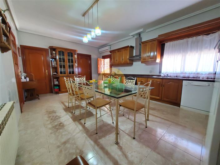 Image No.4-5 Bed Villa for sale