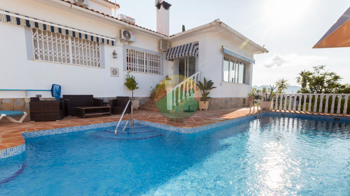 Image No.1-4 Bed Villa for sale