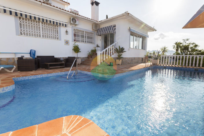 Image No.2-4 Bed Villa for sale