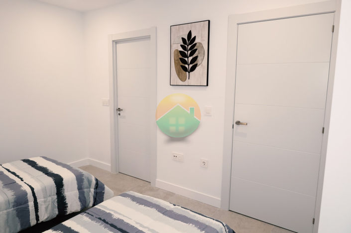 Image No.12-2 Bed Townhouse for sale